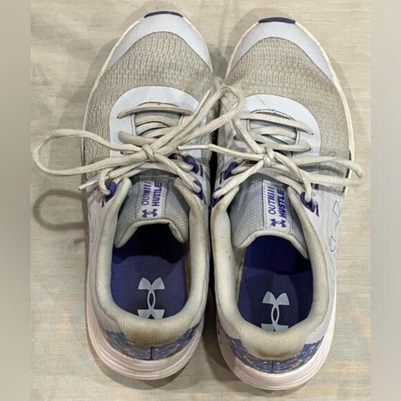 Teen girls size 7youth Under Armour Blue and Gray floral Outhustle Sneakers - Picture 9 of 9